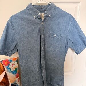 L.L. Bean Short-Sleeve Chambray Button-Down Shirt in Light Blue